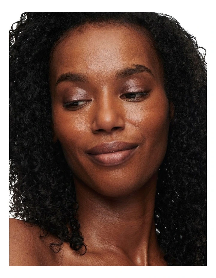 Studio Radiance Serum-Powered Foundation image 3