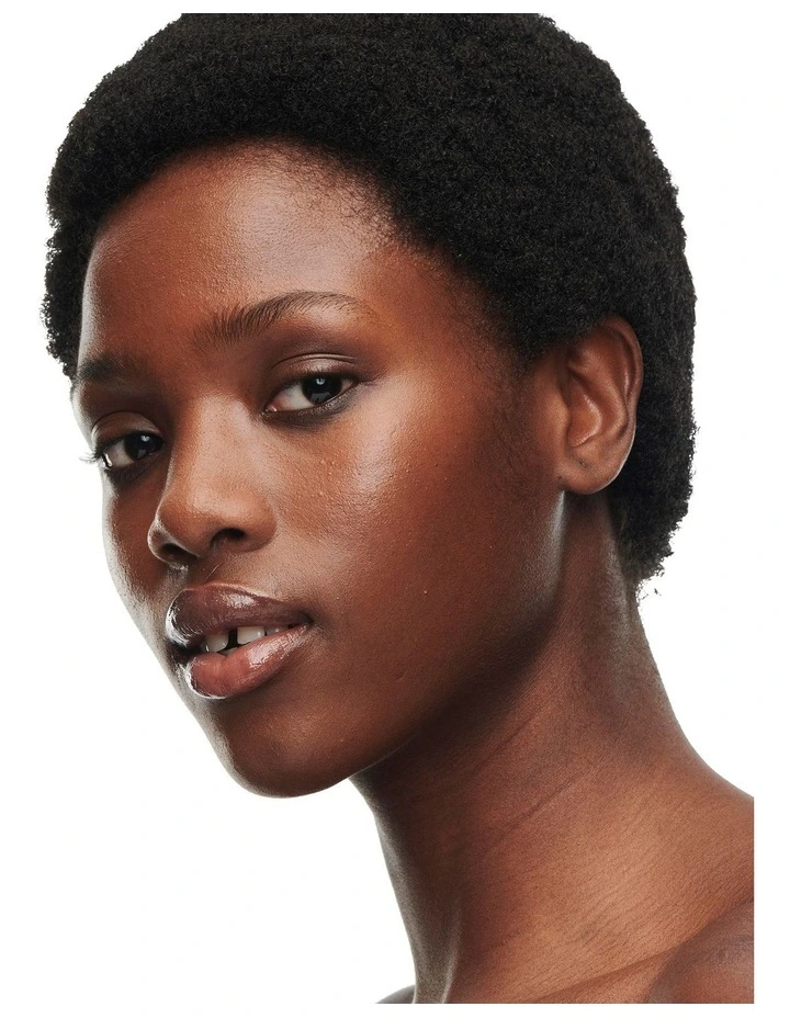 Studio Radiance Serum-Powered Foundation image 3