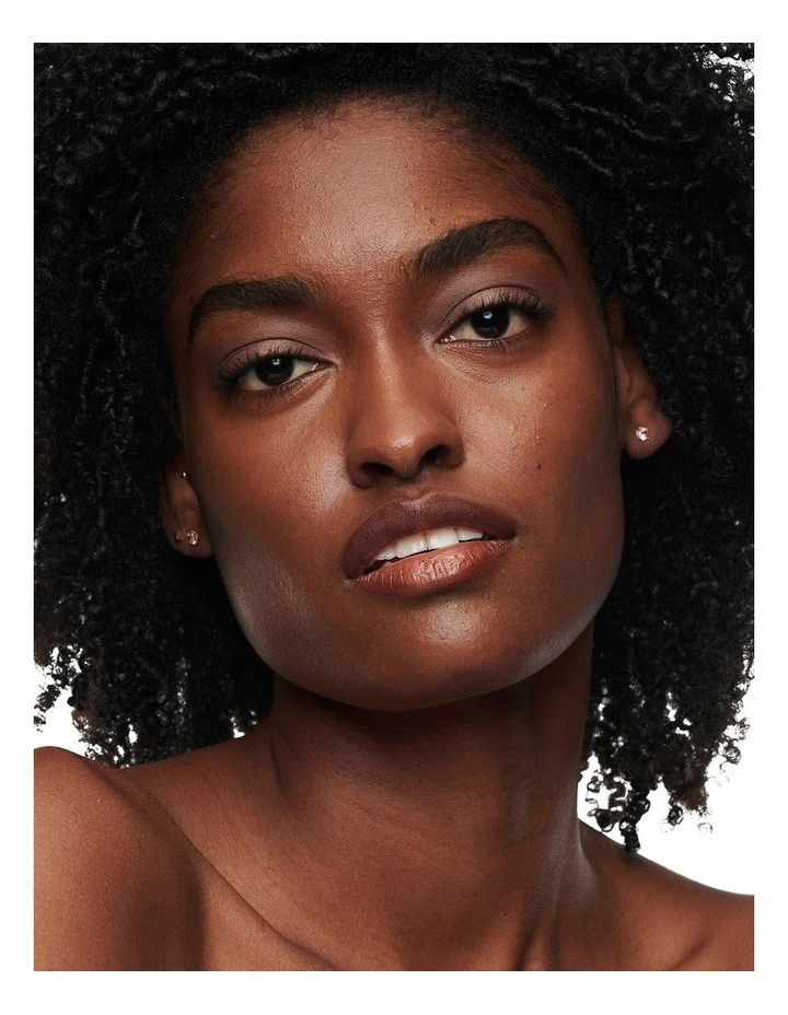 Studio Radiance Serum-Powered Foundation image 3