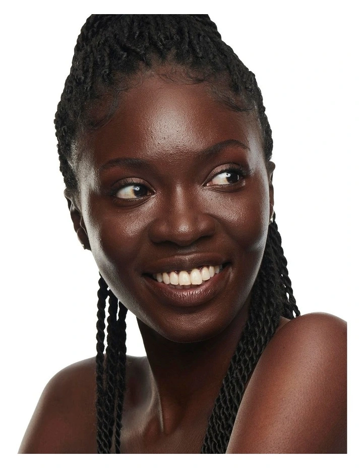 Studio Radiance Serum-Powered Foundation image 3