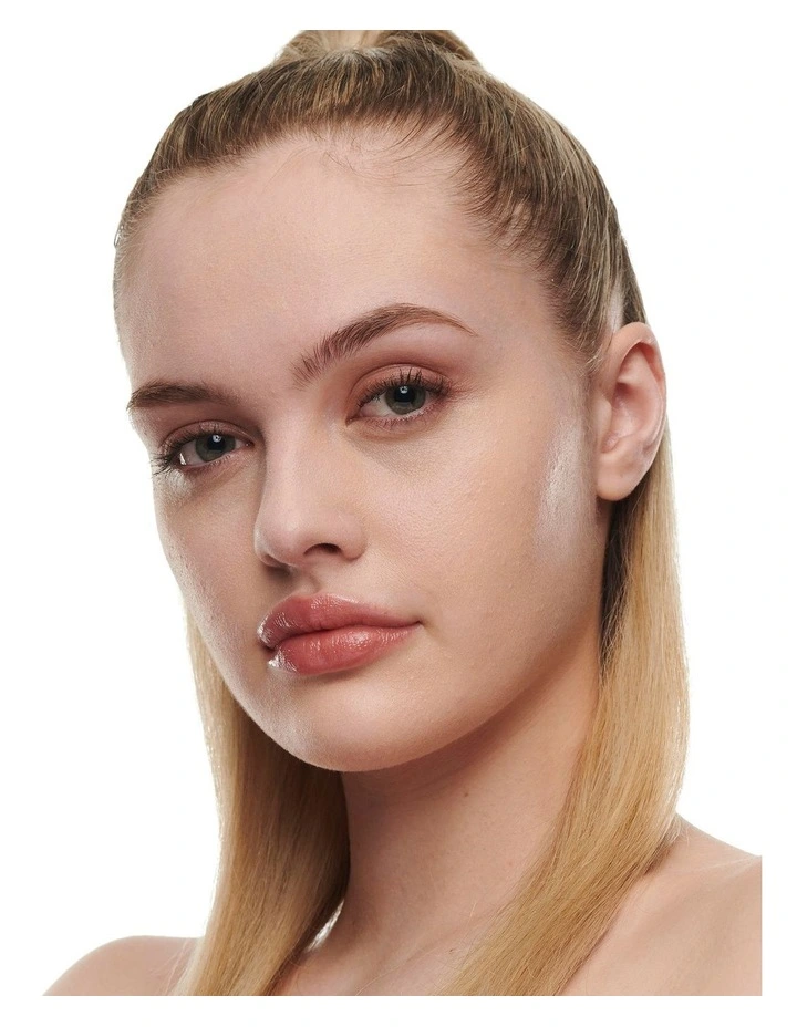 Studio Radiance Serum-Powered Foundation image 3