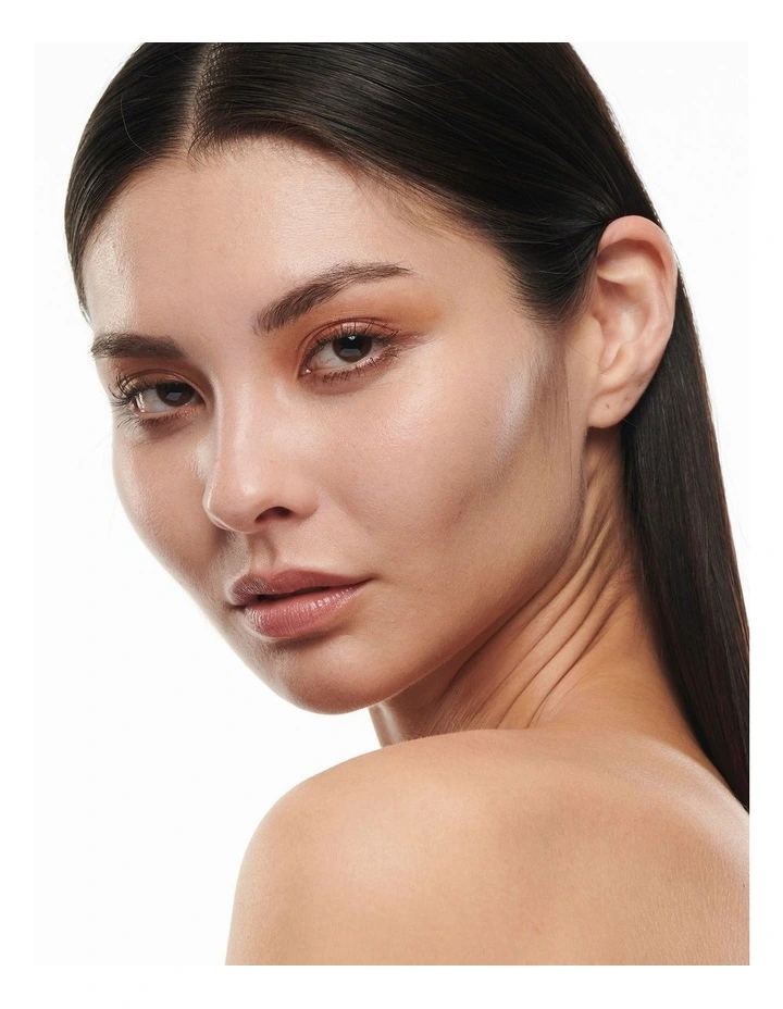 Studio Radiance Serum-Powered Foundation image 3