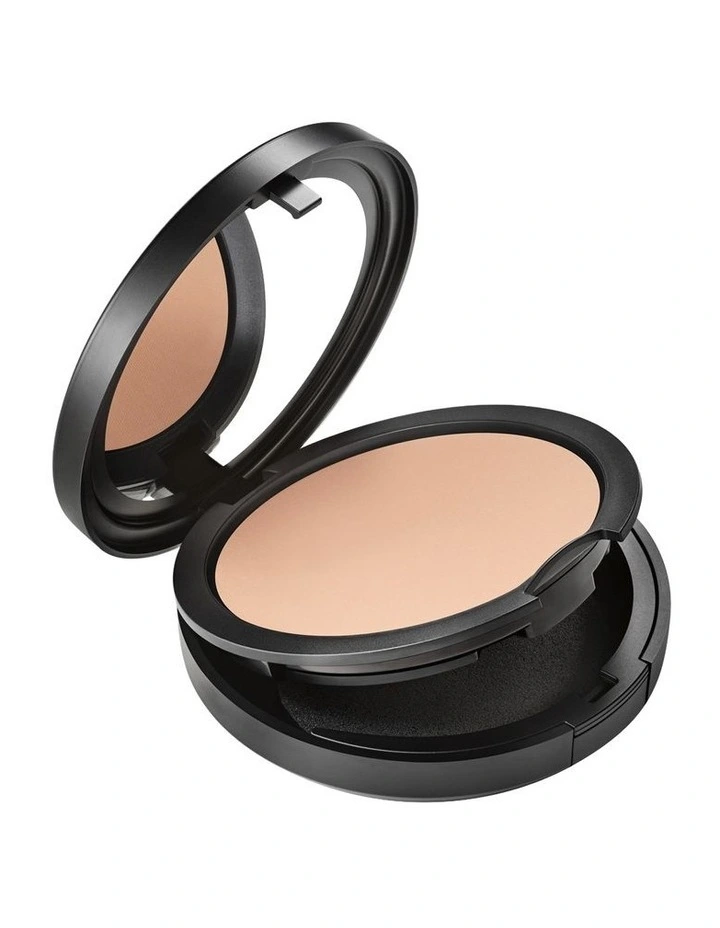 Studio Fix Powder Plus Foundation image 3
