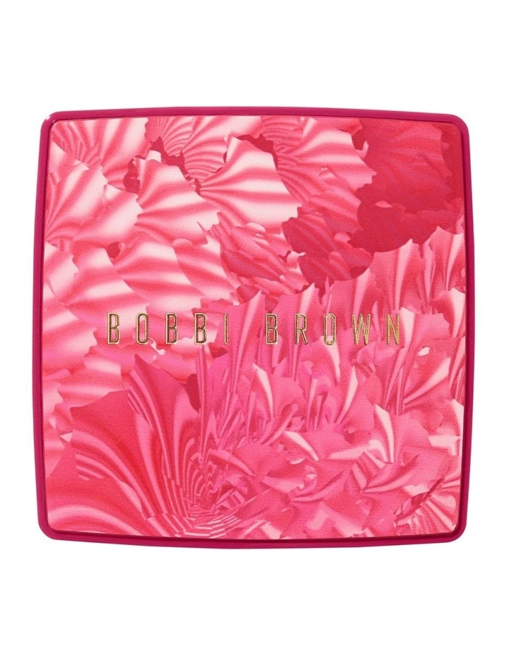 Sheer Finish Pressed Powder image 3