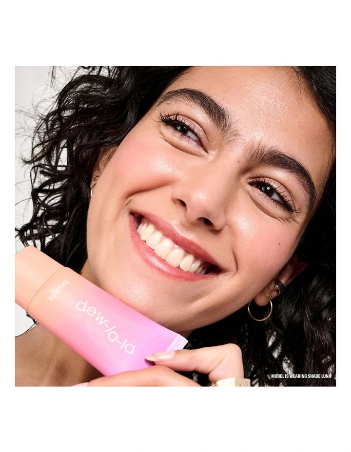 Dew-la-la Liquid Glow Highlighter image 3