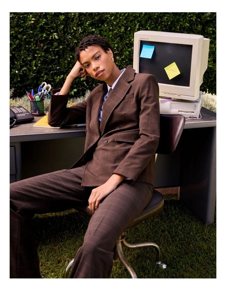 Lacquer Lip Serum 2.3g 06 Deep Espresso image 4