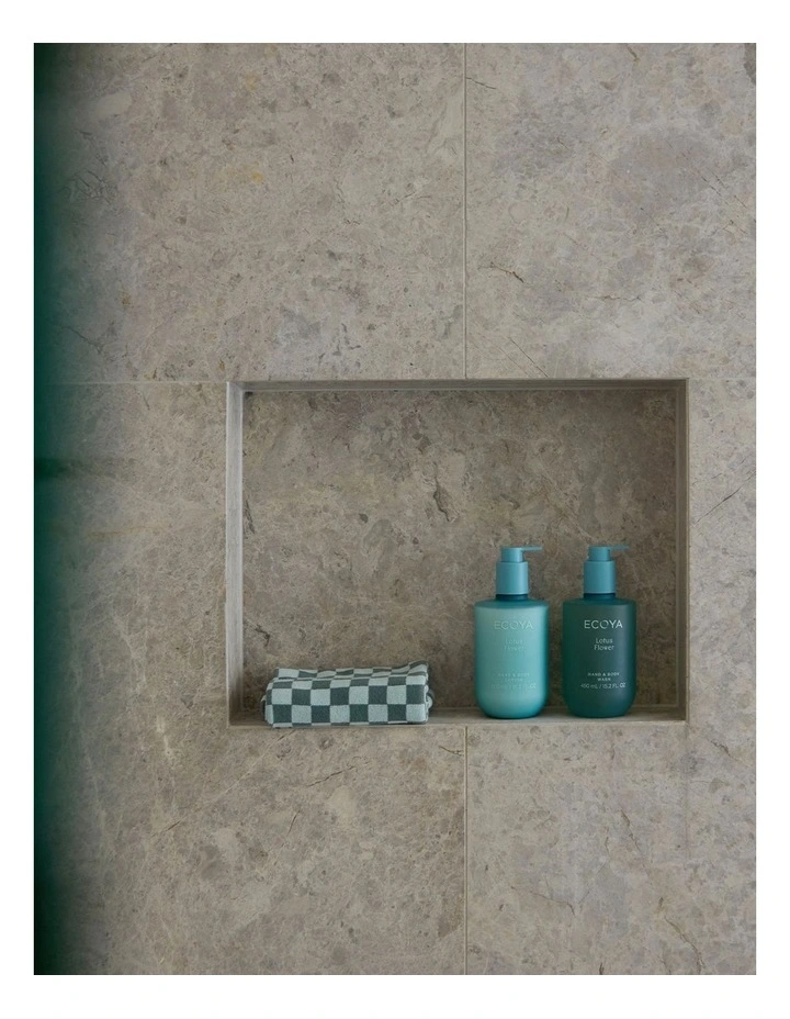 Lotus Flower Hand & Body Wash image 5