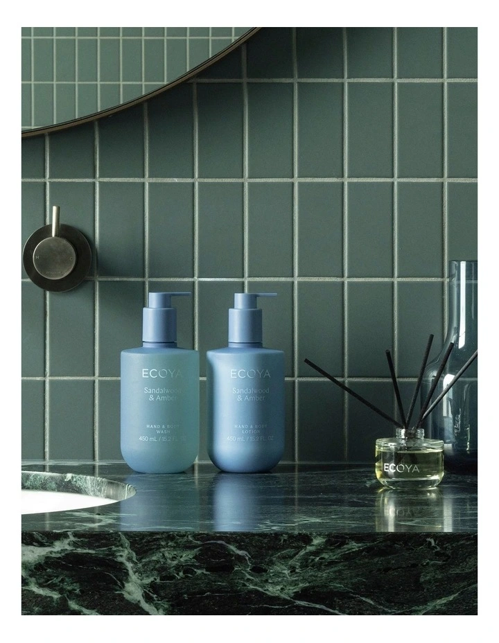 Sandalwood & Amber Hand & Body Wash image 5