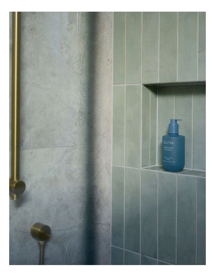 Sandalwood & Amber Hand & Body Wash image 6