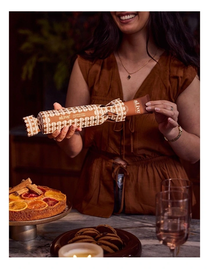 Hand Cream Cracker in Cinnamon and Citrus image 4