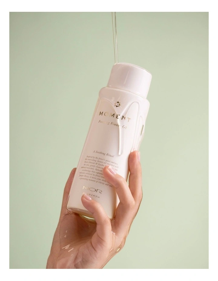Moment Foaming Shower Oil 250ml image 2