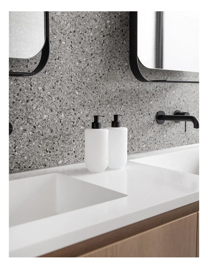 Tonka & White Musk Hand & Body Wash 400ml image 3