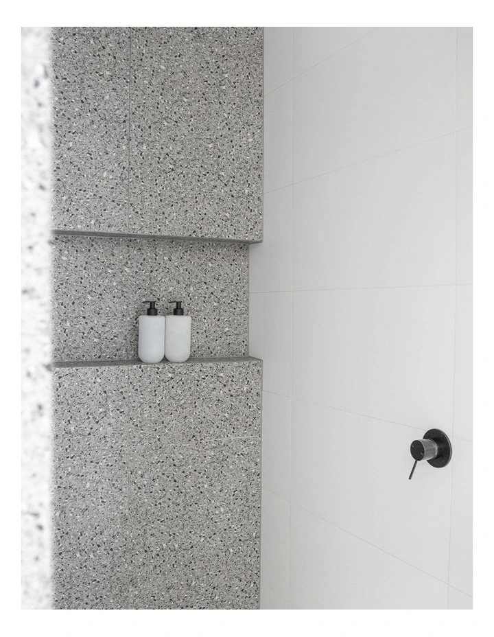 Tonka & White Musk Hand & Body Wash 400ml image 4