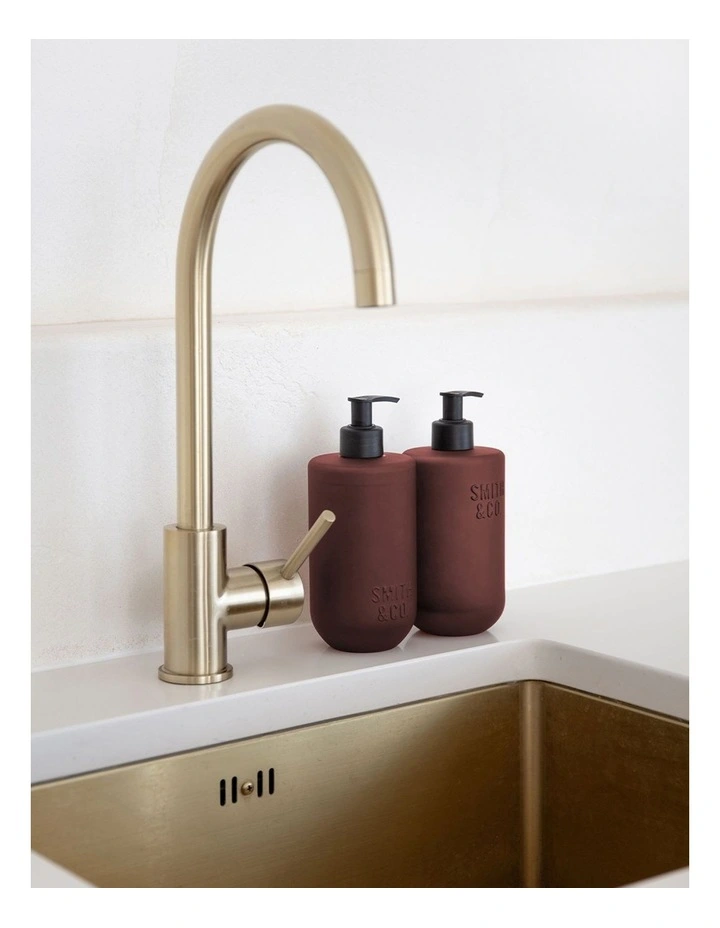 Black Oud & Saffron Hand & Body Wash 400ml image 3