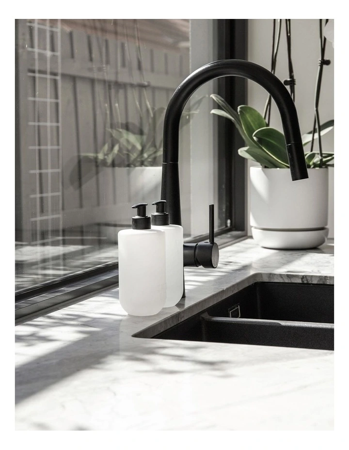 Tonka & White Musk Hand & Body Lotion 400ml image 4