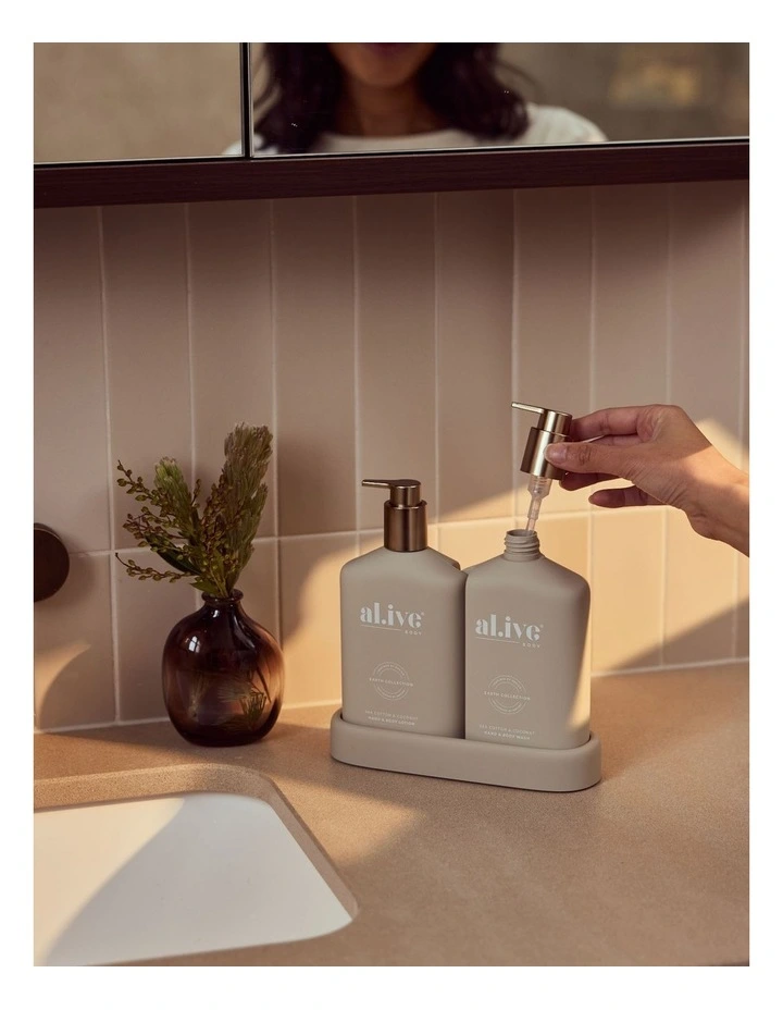 Bathroom Duo Bronze Edition in Sea Cotton & Coconut image 3