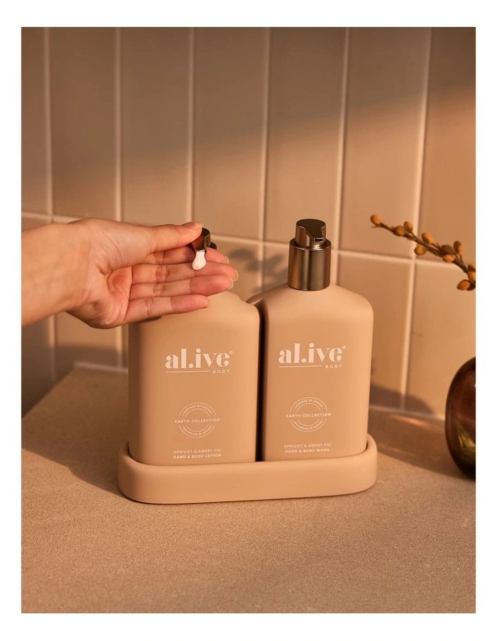 Bathroom Duo Bronze Edition in Apricot & Sweet Fig image 3