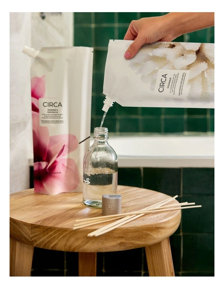 Jasmine & Magnolia Diffuser Refill & Reeds 250mL image 3