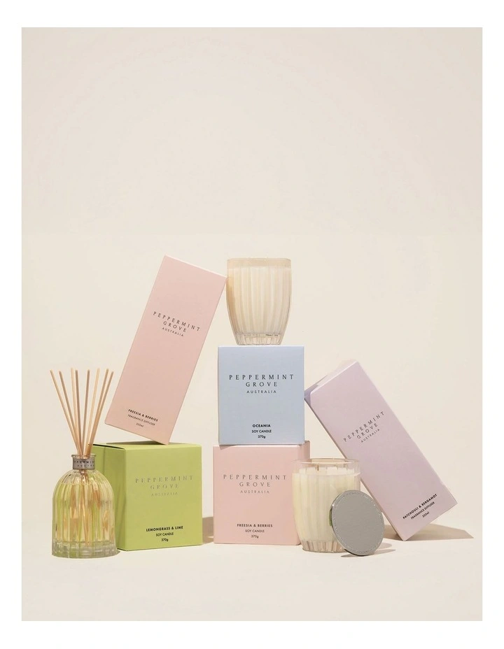 Oceania Large Soy Candle 370g image 2