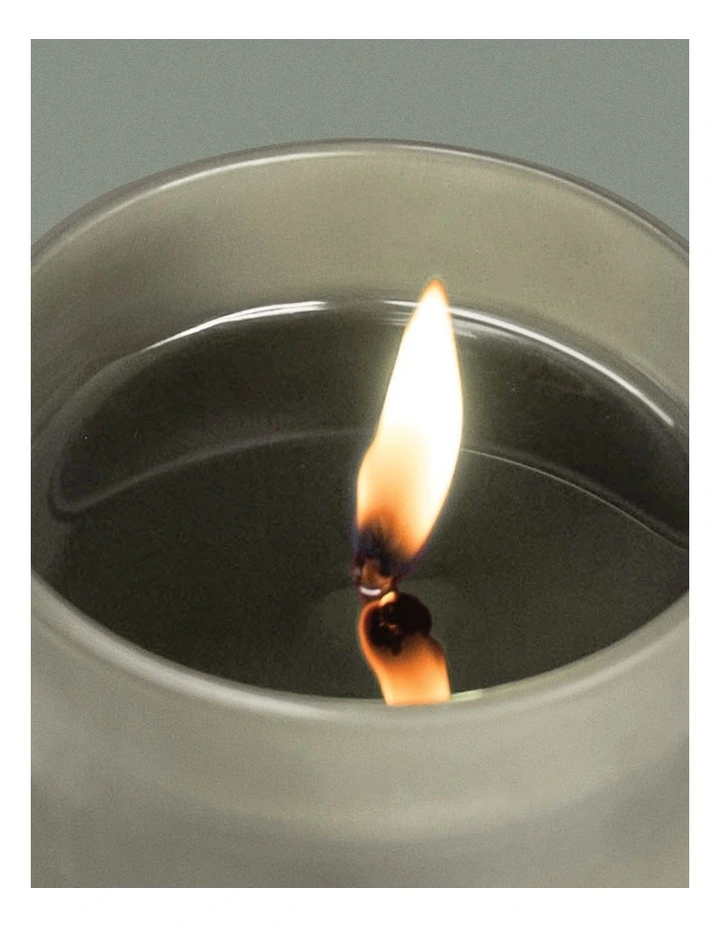Amber & Freesia Candle 250g image 7