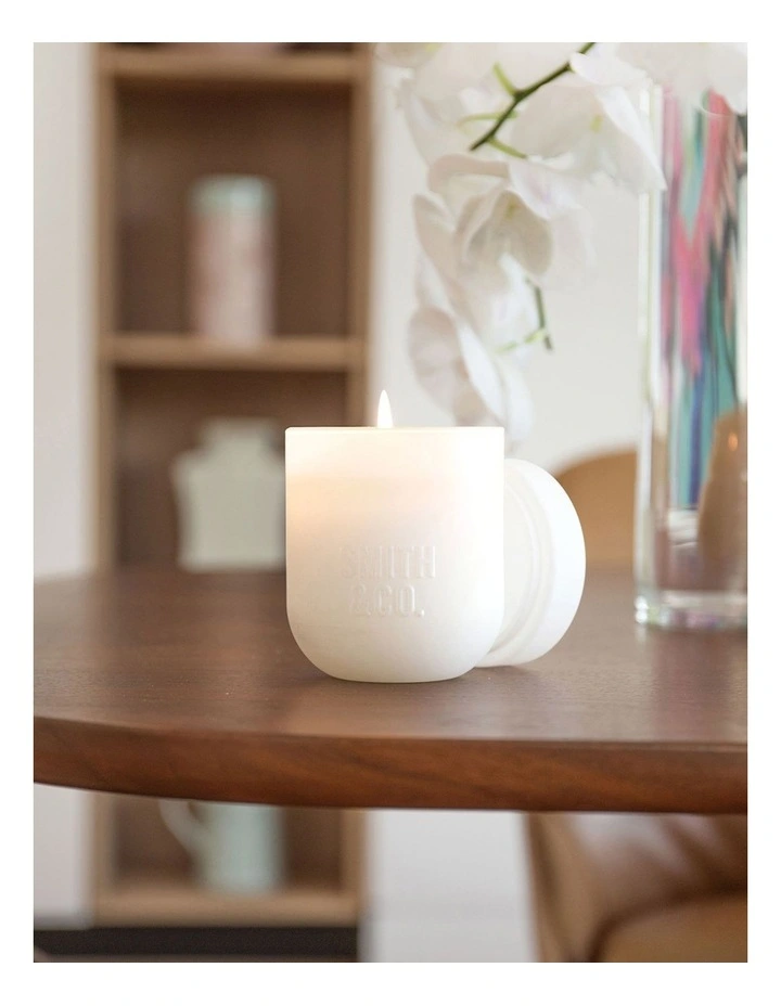 Tonka & White Musk Candle 250g image 4