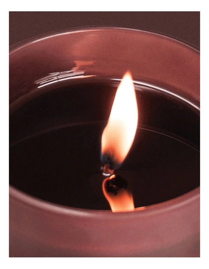 Oud & Saffron Candle image 7