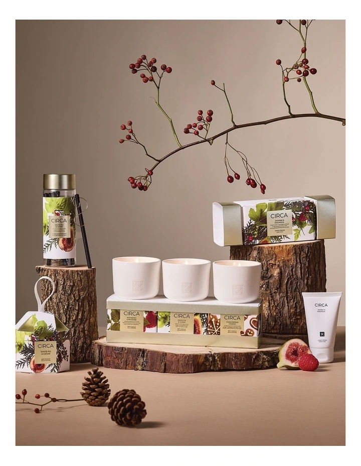 Christmas Trio Candles 70g x 3 image 3