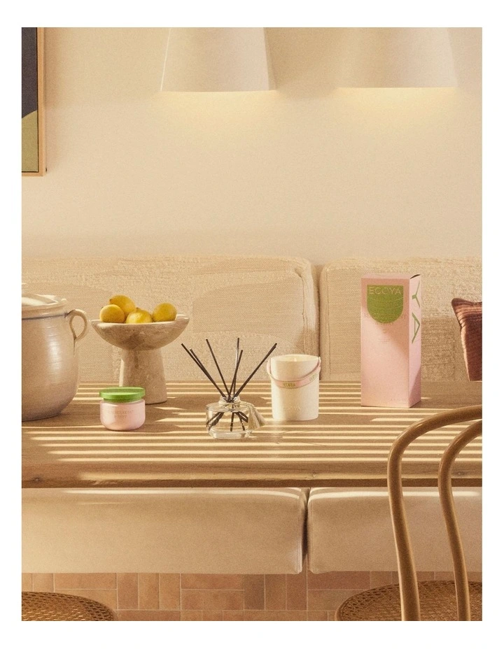 Blackcurrant And Mint Ceramic Candle 400g image 3