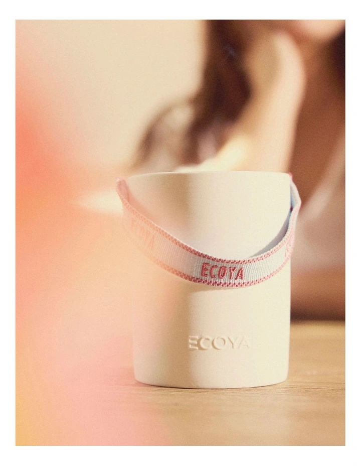 Coconut And Tuberose Ceramic Candle 400g image 3