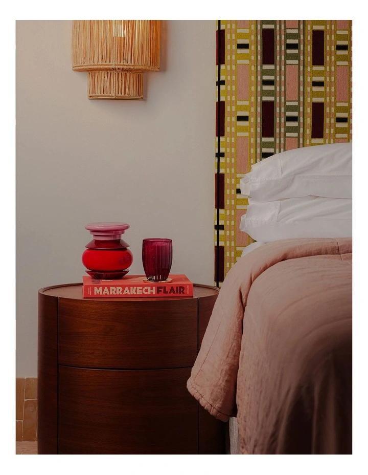 Champagne And Raspberries Large Candle 370g image 7