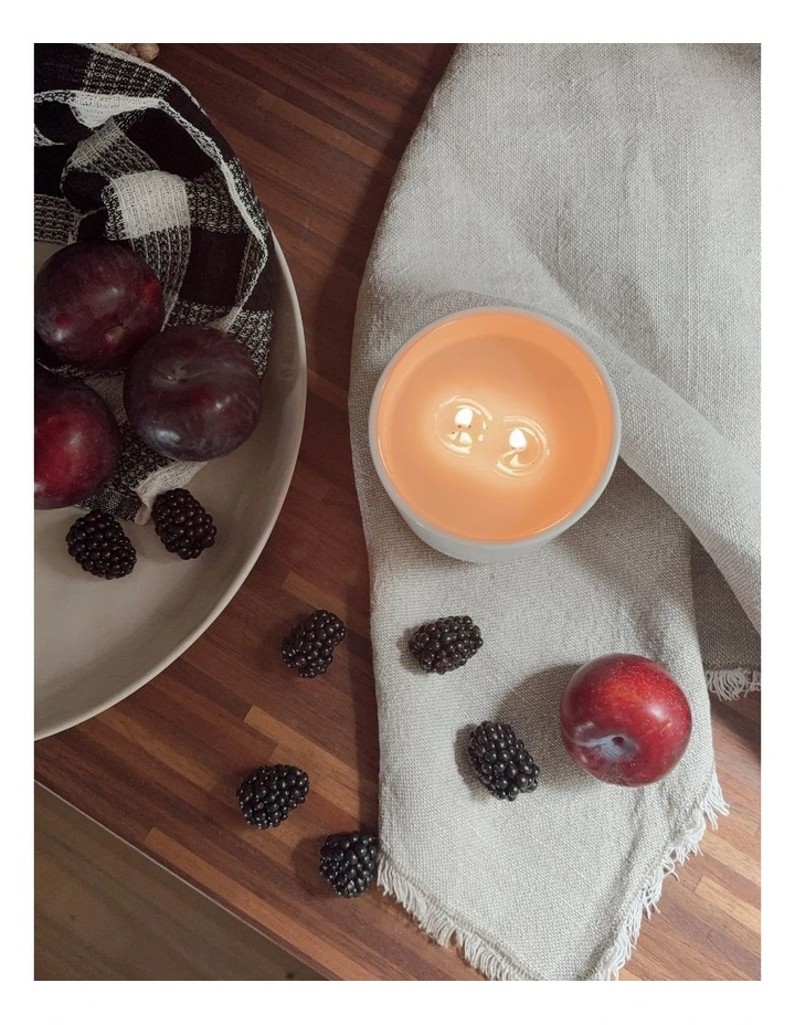 Blackberry And Plum Soy Candle 300g image 7