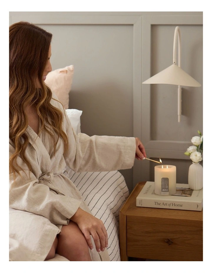 Ivory Bloom Soy Candle 300g image 3