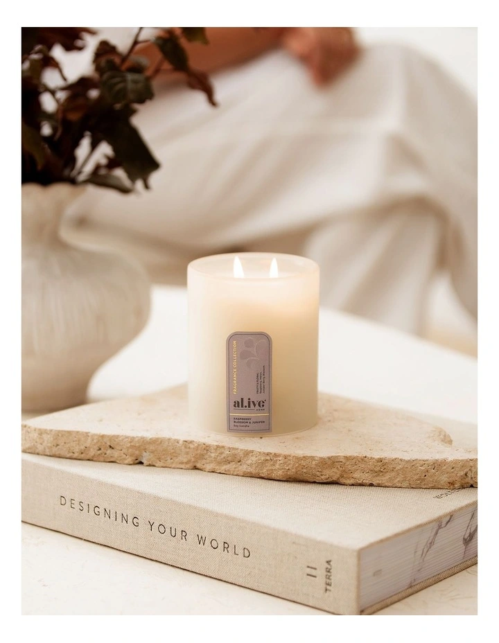 Soy Candle Raspberry Blossom & Juniper 300g image 2