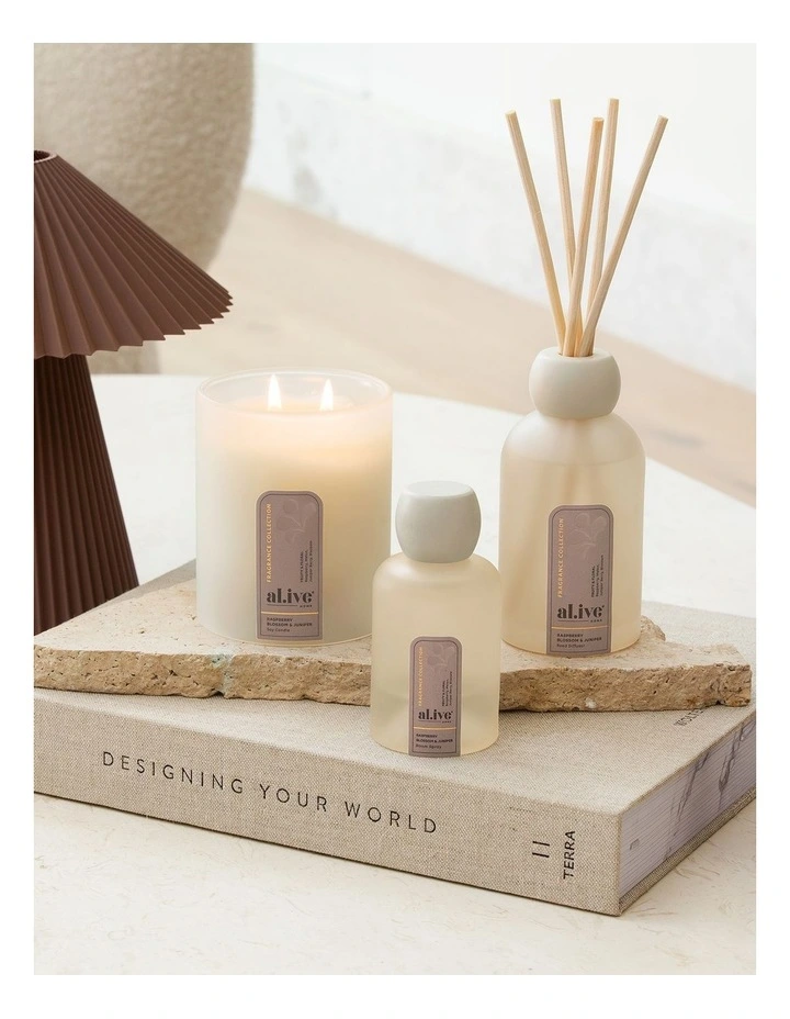 Soy Candle Raspberry Blossom & Juniper 300g image 3