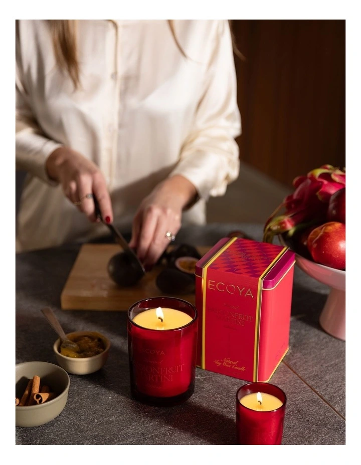 Passionfruit Martini Madison Candle 400g image 3