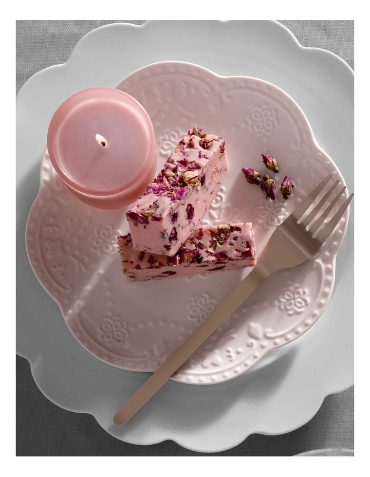 Smith & Co Festive Rose Nougat Candle 80g image 6