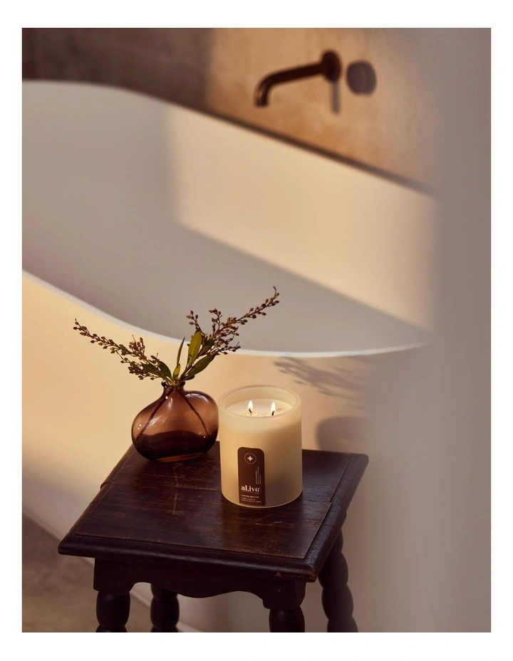 Soy Candle in Vanilla Cream & Tonka Cream image 5