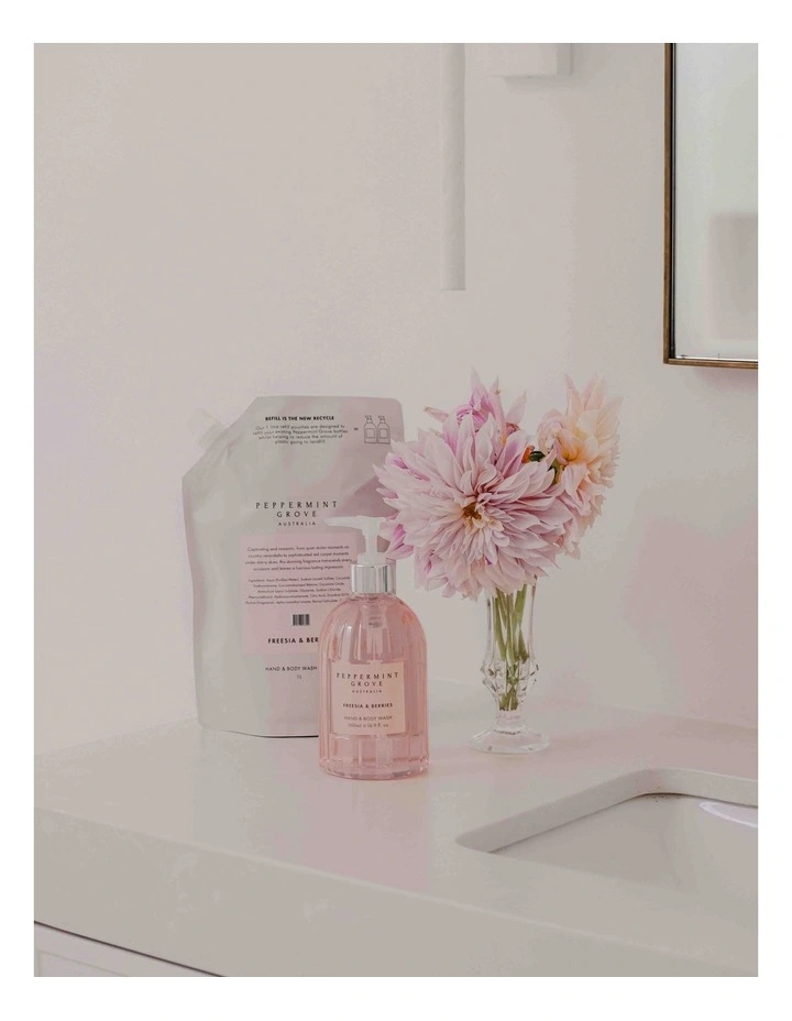 Freesia & Berries - Hand & Body Wash Refill 1L image 2