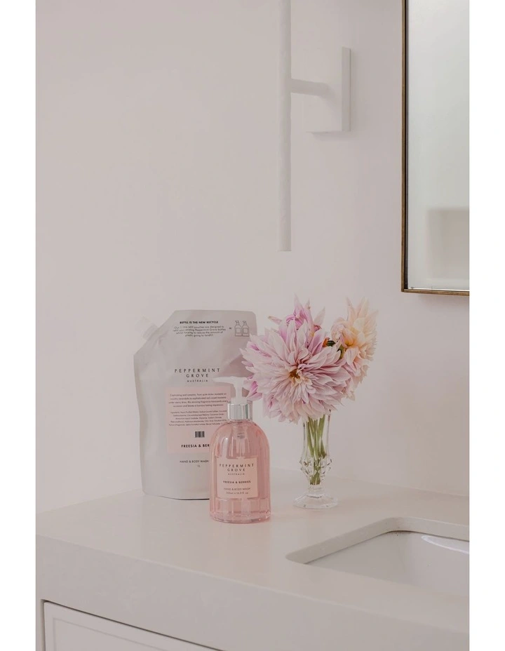 Freesia & Berries - Hand & Body Wash Refill 1L image 2