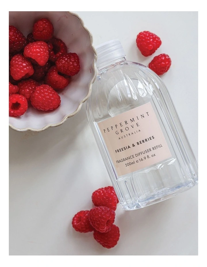 Freesia & Berries - Fragrance Diffuser Refill 350ml image 3