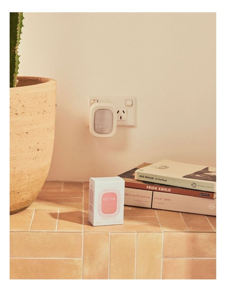 Plug-In Diffuser Flask Coconut & Tuberose 24ml image 2