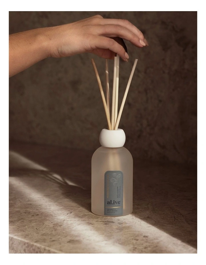 Reed Diffuser in Coconut & Wild Orange 250ml image 4
