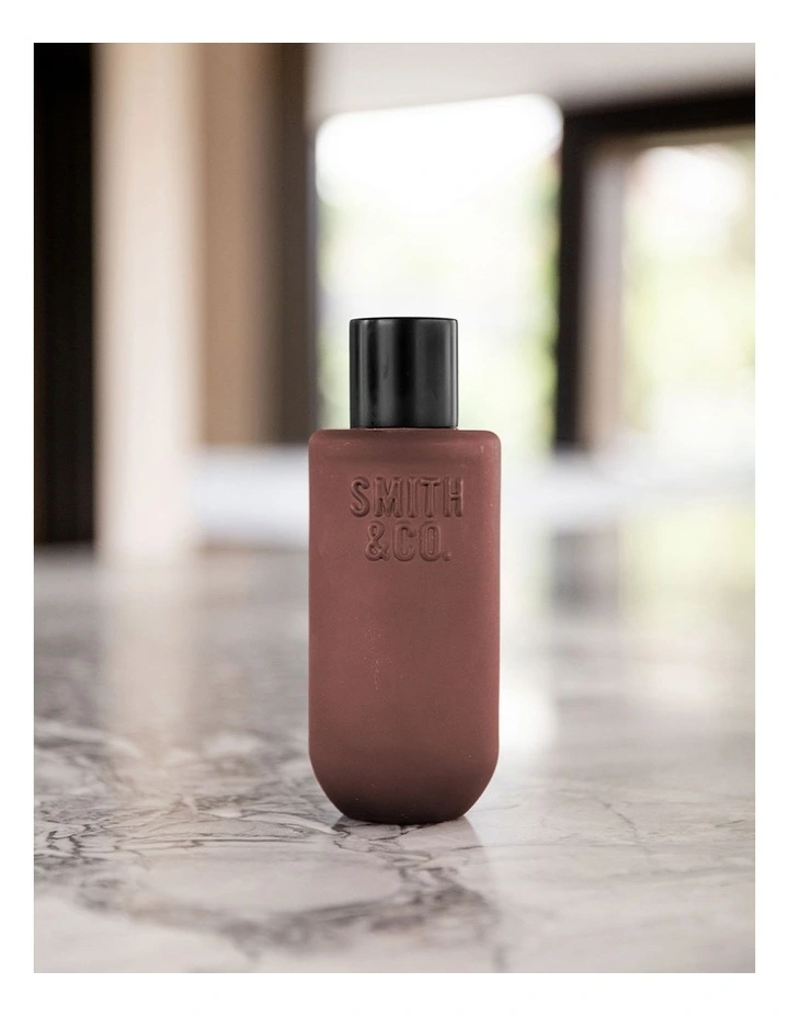 Oud & Saffron Room Spray 100ml image 2