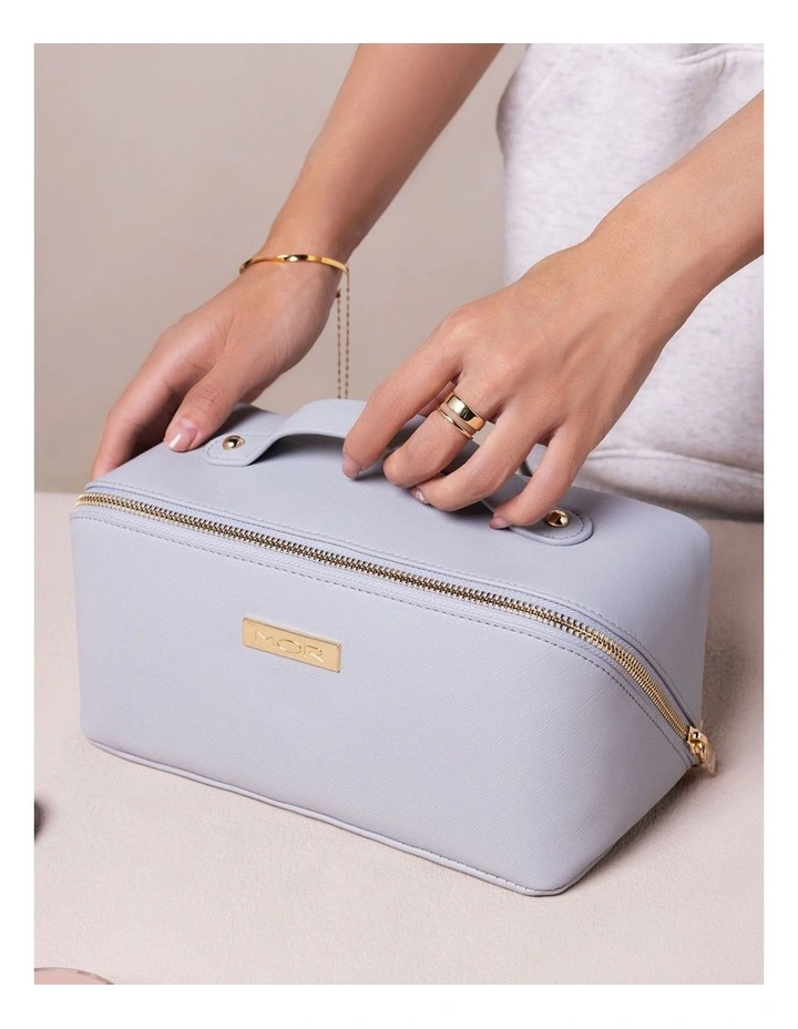 Destination Bordeaux Travel Bag in Teal image 2