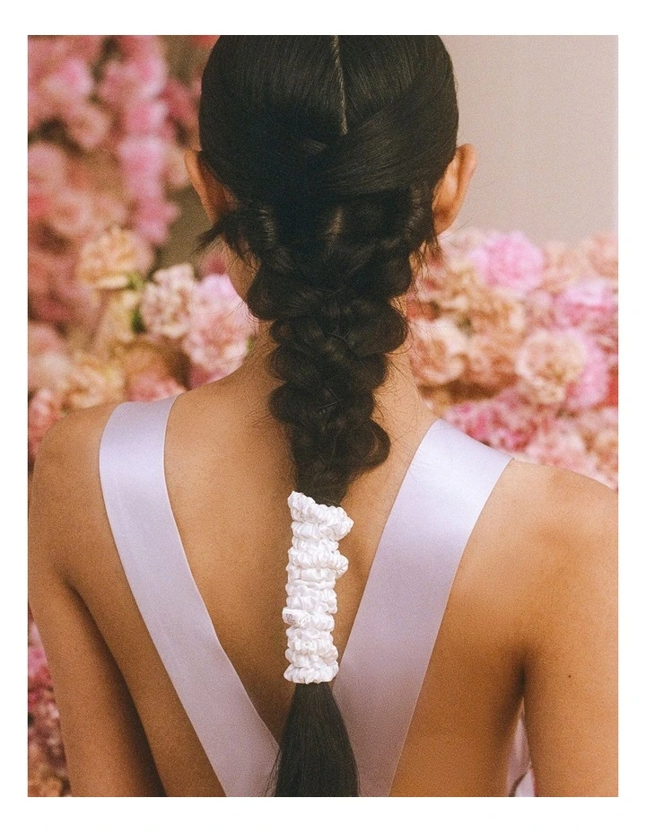 Pure Silk Skinny Scrunchies Set of 4 in White image 3