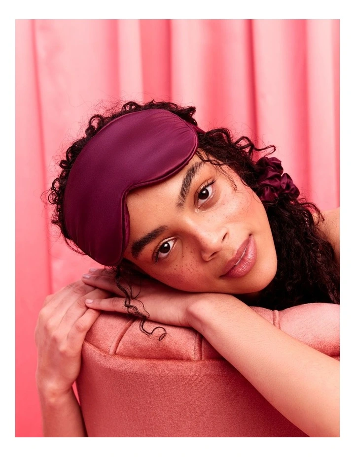 Pure Silk Contour Sleep in Crimson image 6