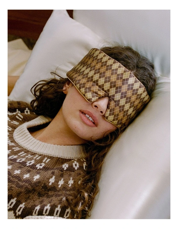 Pure Silk Blockout Sleep Mask in Blaire image 4