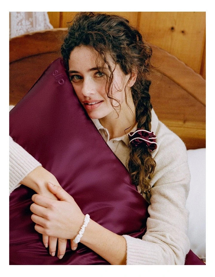 Pure Silk Queen Gift Set in Etta image 3