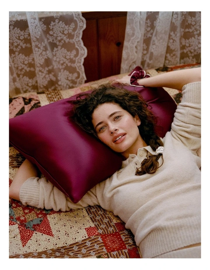 Pure Silk Queen Gift Set in Etta image 4