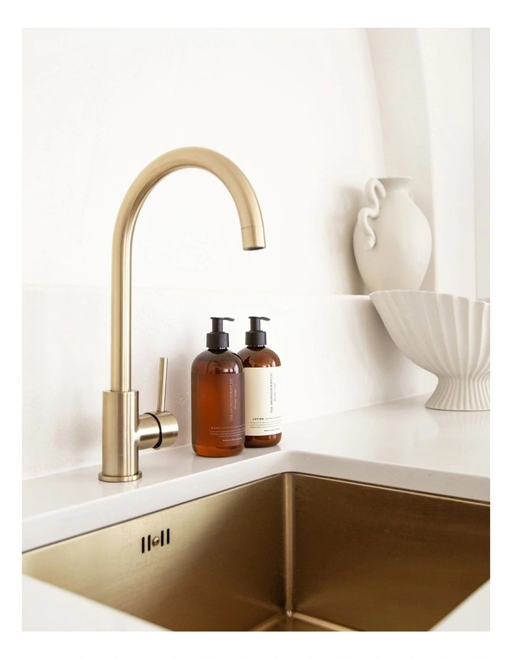 Therapy Cinnamon & Vanilla Bean Hand and Body Wash image 3